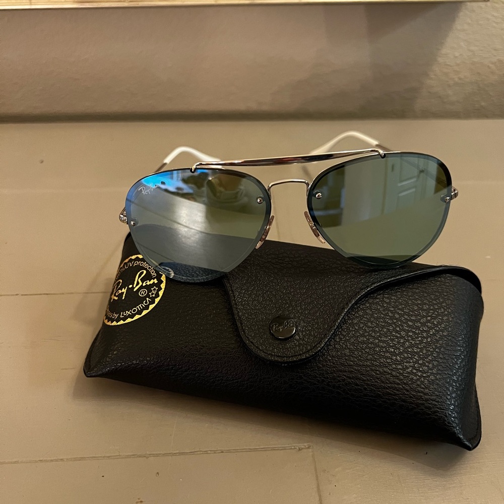 Ray-ban Aviators - New/Only Wore Once